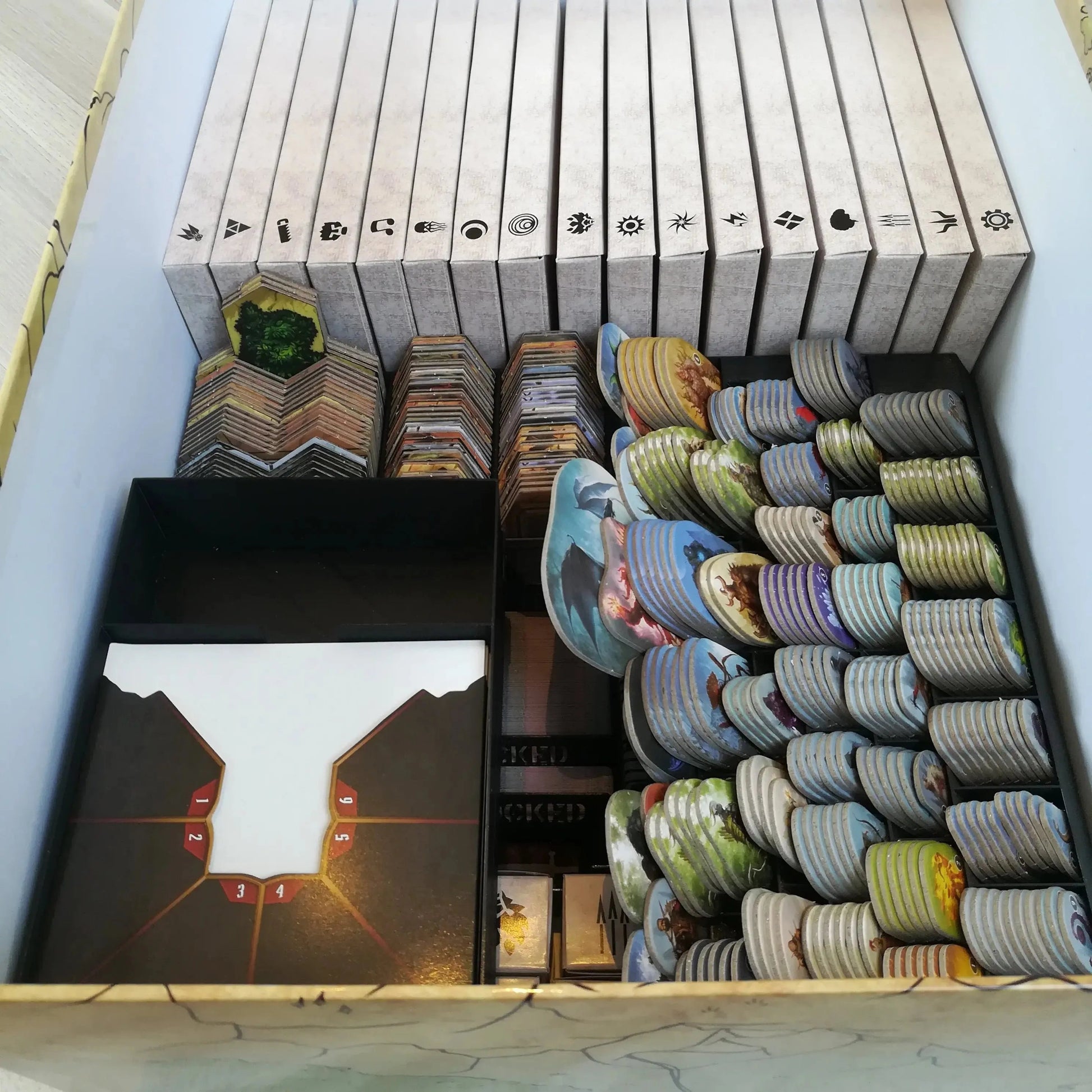 Gloomhaven - Board Game Insert Tinkering Paws